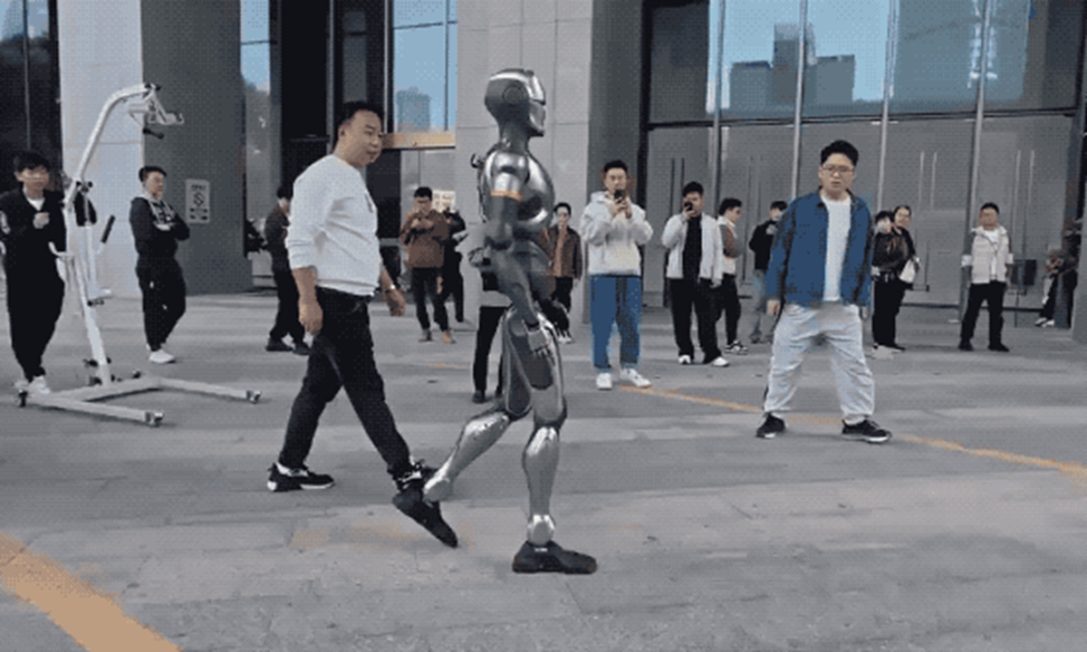 赛季初的热