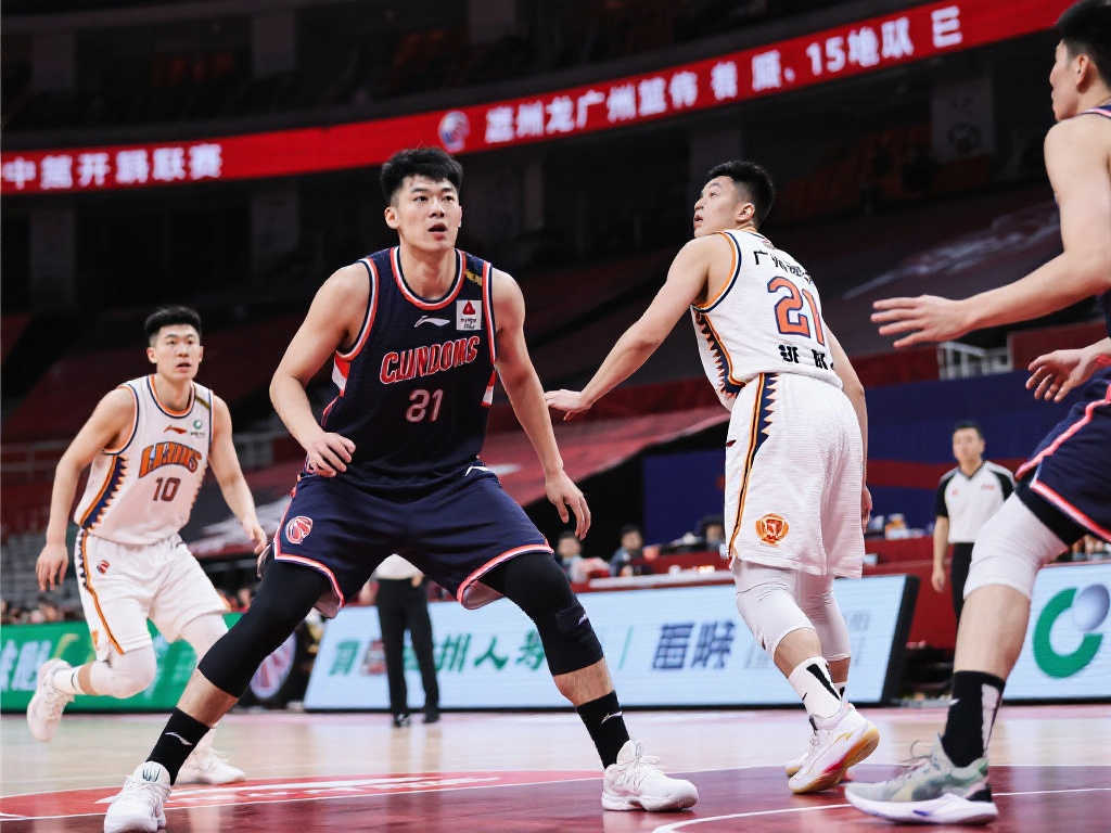 中超第17輪大連人1-2滄州雄獅 謝鵬飛梅開二度博阿滕點射難救主.